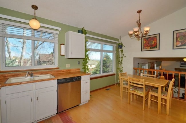 Photo - Fantastic 4BR, 3.5BA! Deck, FP, great yard, location!! (Regal)