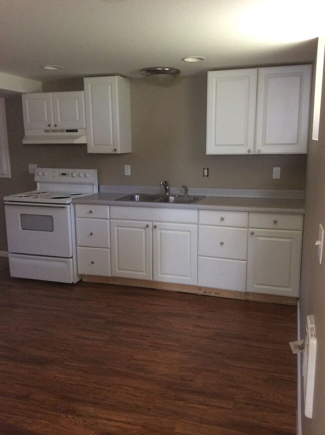 Cora House - Cora House Unit Apt B