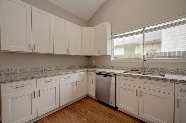 Photo - 1126 W Belgravia Dr