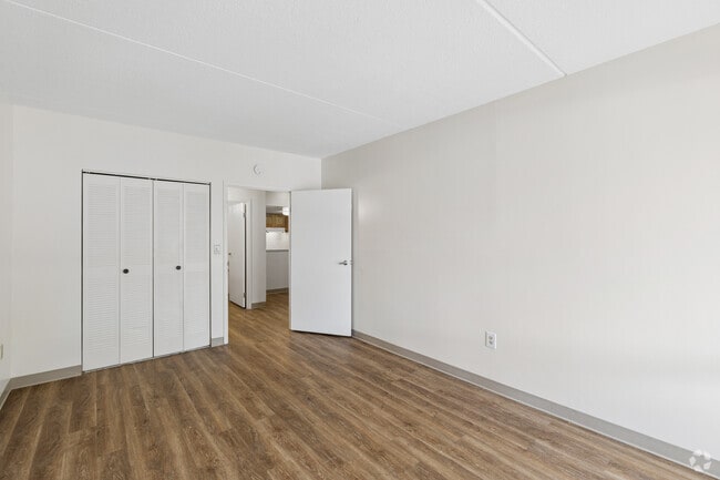 2BR, 1BA - 1,088SF - Bedroom