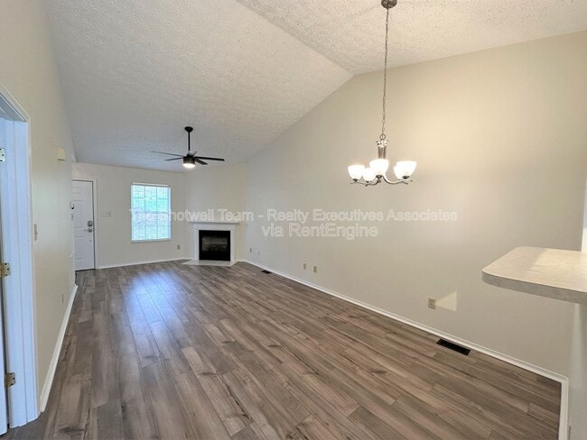 Photo - 819 Calypso Way