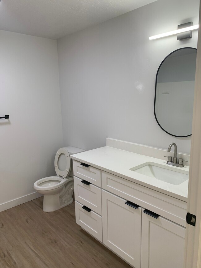 Photo - 404 E 5600 S Unit 104