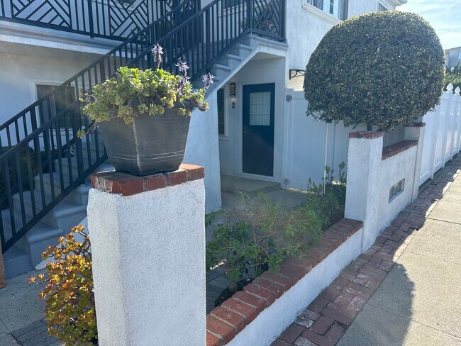 951 McCarthy Ct Unit 2