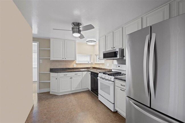 Photo - 3353 McRoberts Rd