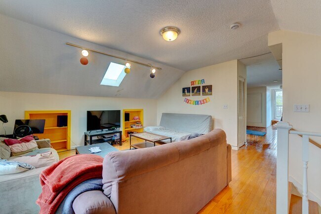 Photo - 295-297 Humphrey St