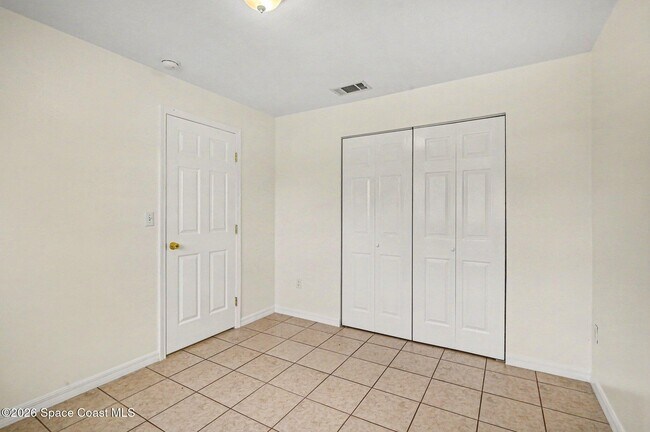 Photo - 255 W Towne Pl