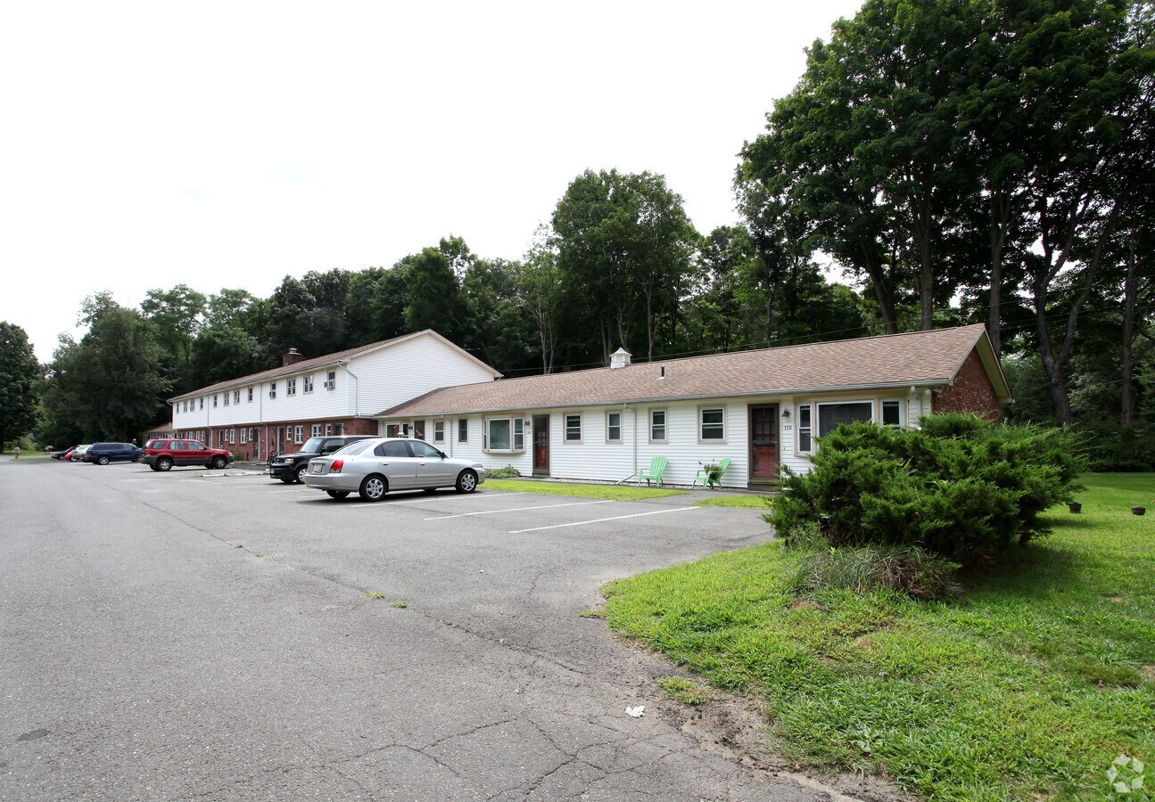 Holly House Apartments - Holly House Apartments