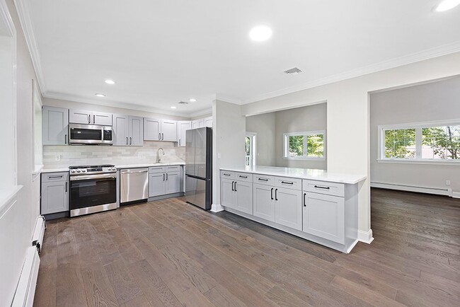 Building Photo - Greenwich Place Rental