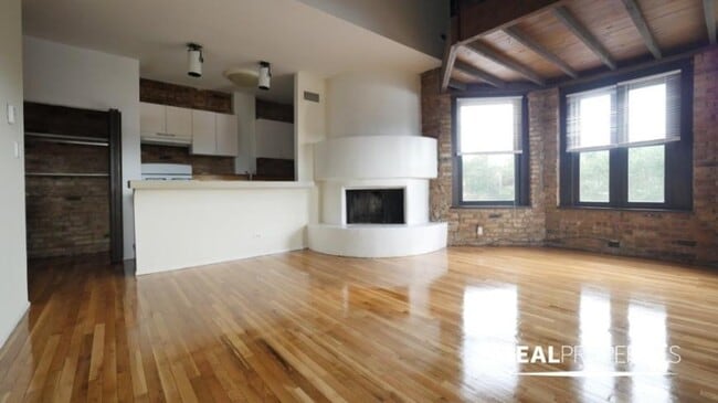 Building Photo - 0 bedroom in CHICAGO IL 60657 Unit 3R Rental