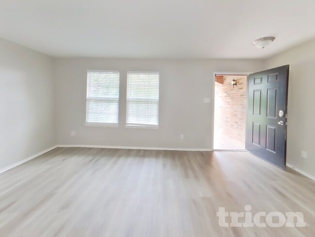 Photo - 50 Larkspur Dr