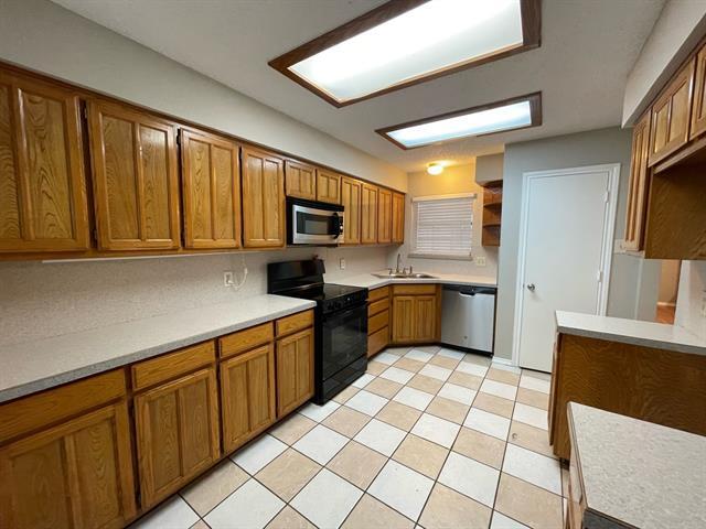 Photo - 6109 Kingswood Dr