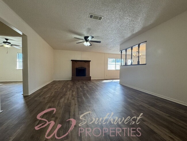 Photo - Lovely 3 bedroom 2 bath in desirable neighborhood