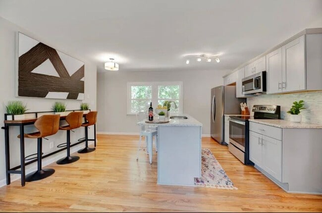Photo - 2809 Newark Dr