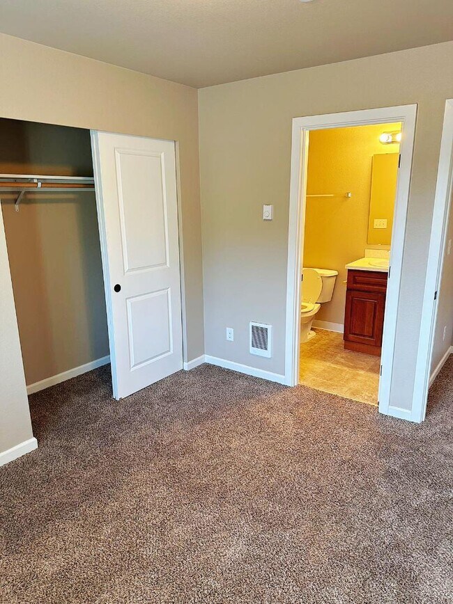 Photo - 5115 Solberg Drive SW