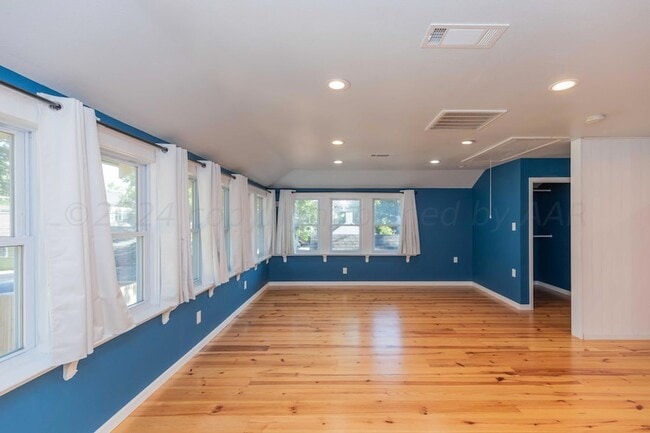 Photo - 1710 S Polk St