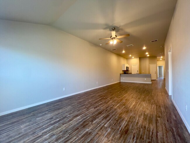 Photo - 2120 N Avenue K Unidad B