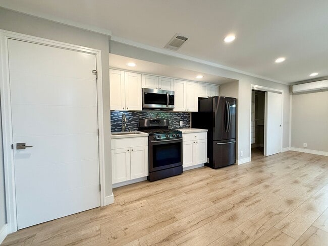 Photo - Stylish Coastal In-Law Studio with In-Unit Laundry - Utilities Included!