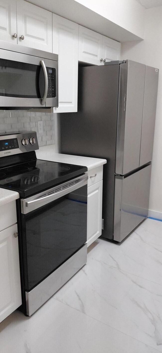 18276 Mediterranean Blvd Unit 4-6