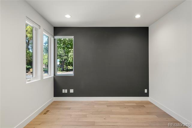 Photo - 588 Adams St