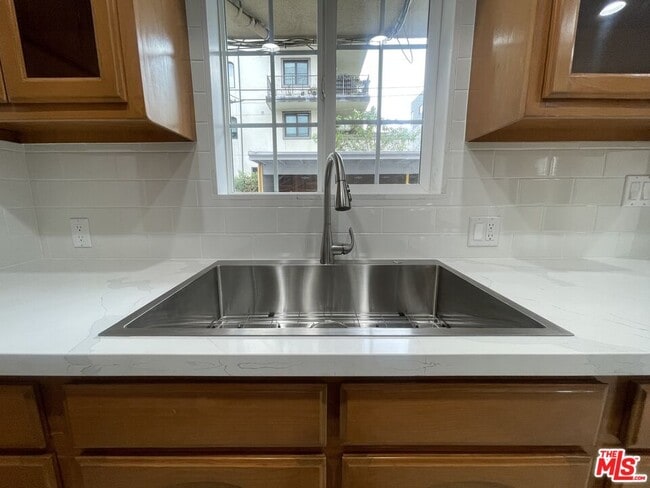 Photo - 1126 N Formosa Ave Unit 4