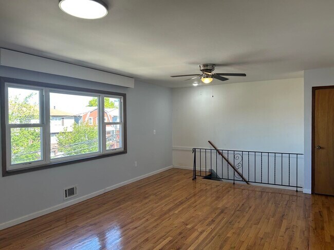 Photo - 56 Isabella Ave Unit 2
