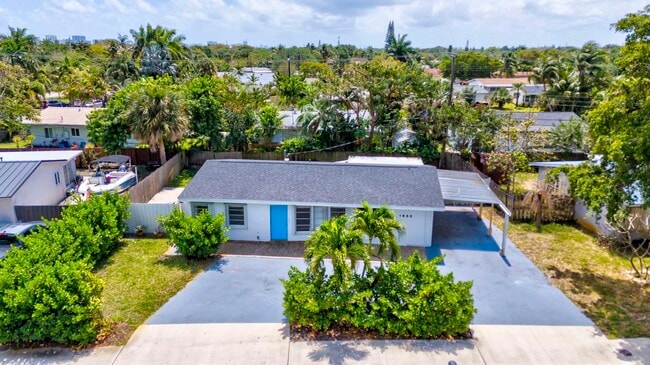 Photo - 1650 NE 33rd St