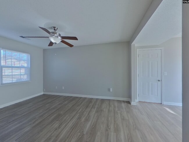 Photo - 521 Halleck Ln