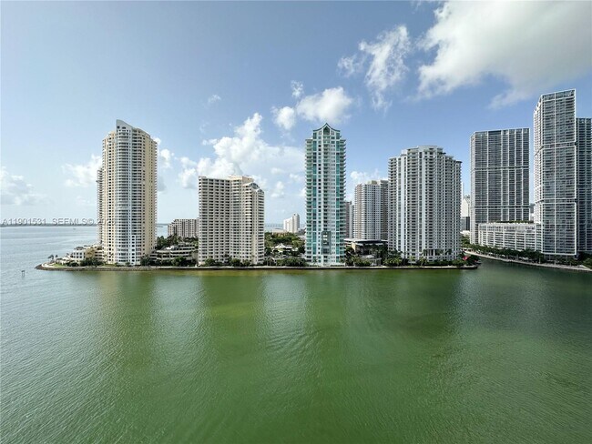 Building Photo - 335 S Biscayne Blvd Unit 1605