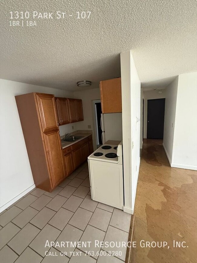 Photo - 1310 N Park St Unit 107