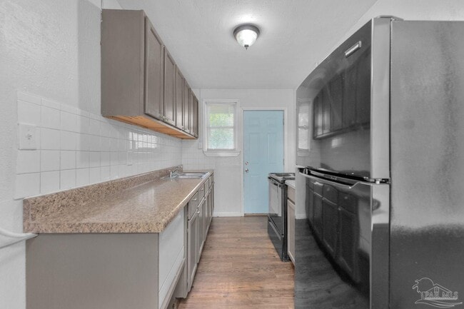 Photo - 2101 W Romana St