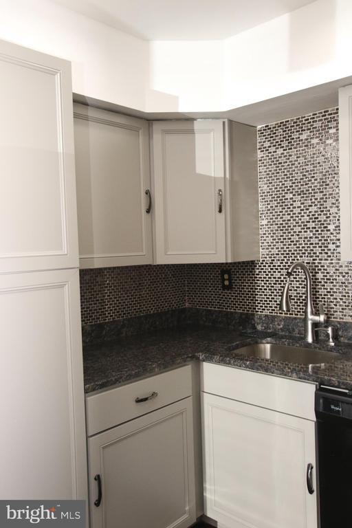 Photo - 210 James Ct