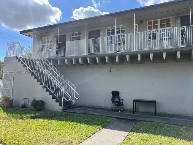 Photo - 5100 NW 23rd Ave Unit 5