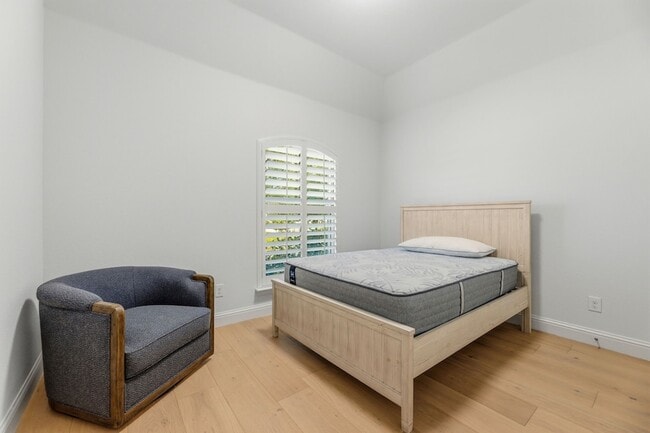 Photo - 505 Inwood St