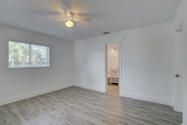 1335 NE 5th St Unidad 3