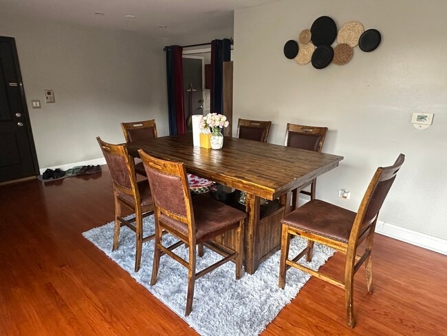 Photo - 7241 N Ridge Blvd Unit 301