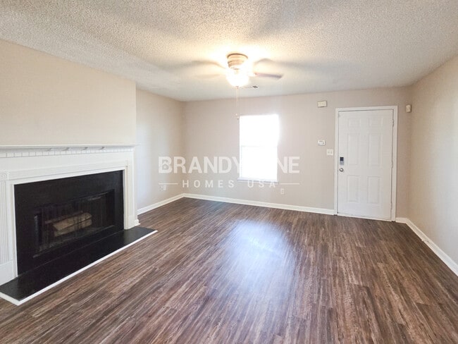 Photo - 6747 Saganaw Dr