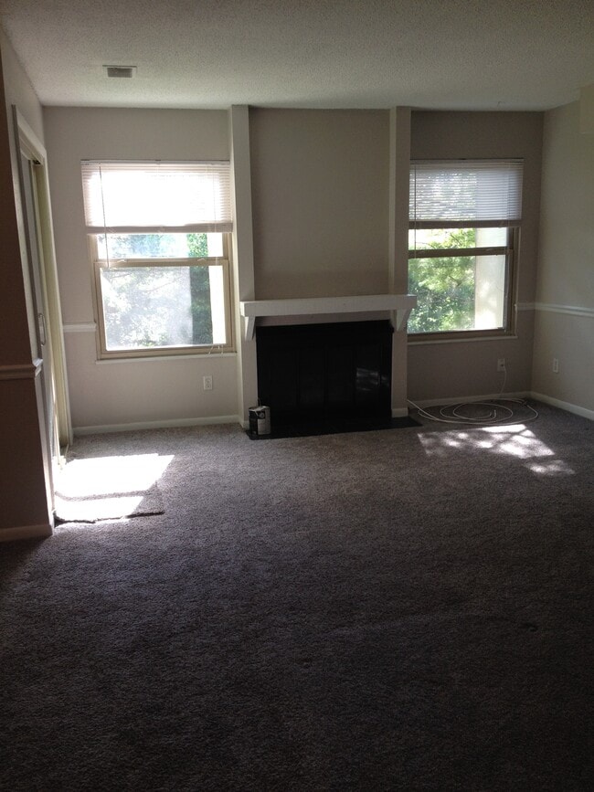 Photo - 1477 Cliff Ct Unit B