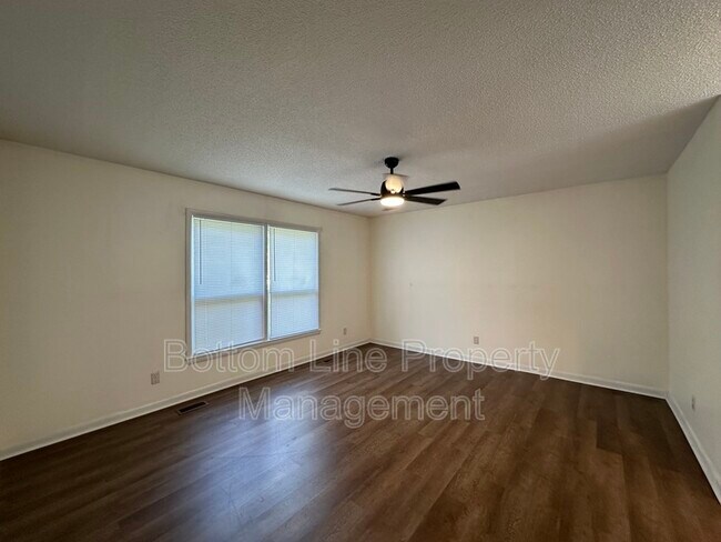 Photo - 6031 Harmon Pl
