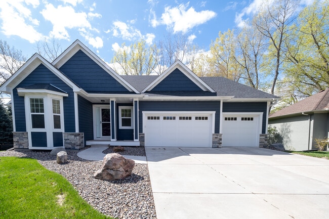 Building Photo - 9352 Wilderness Cove