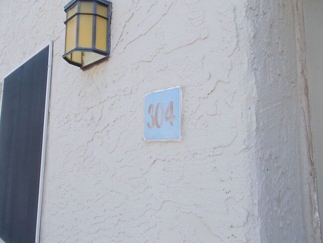 Photo - 2 Bed / 2 Bath Fully Furnished Condo – Top...