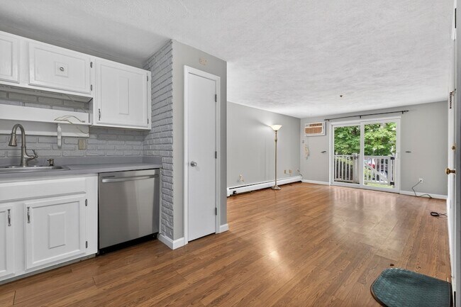Photo - 7 Karen Cir Unit 2
