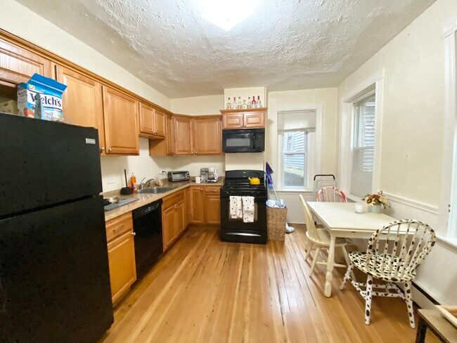 Photo - 97 Calumet St