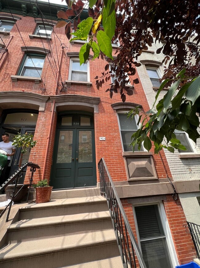 Building Photo - 924 Willow Ave Unit 3 Rental