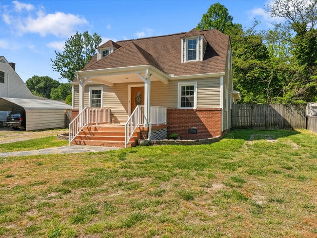 Photo - 7602 Woodman Rd