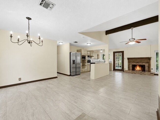 Photo - 1114 Churing Dr