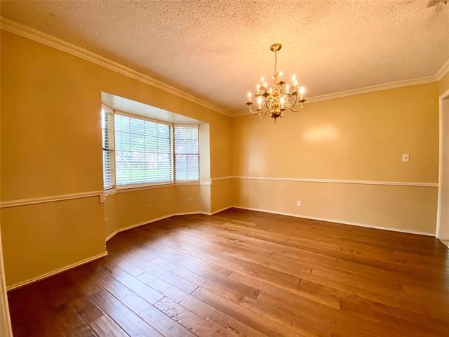 Photo - 223 Woodcrest Dr