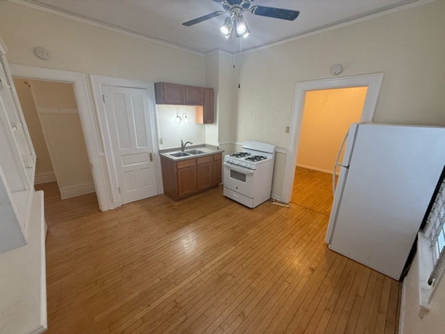 Building Photo - R&amp;R Investments East LLC Unit 3104