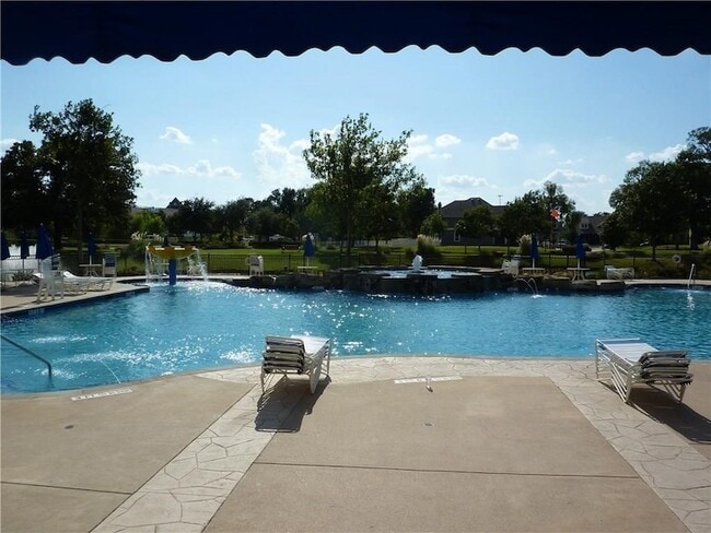 Photo - 10013 Lakeview Dr
