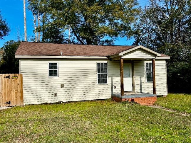 Photo - 802 Bilbo St