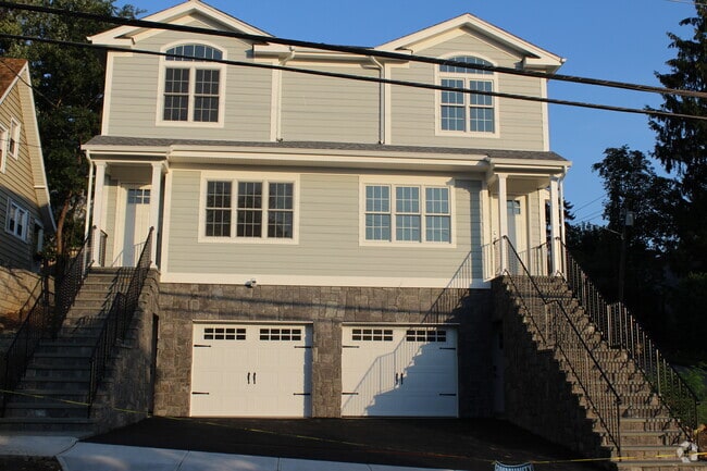 Building Photo - 134 Lincoln Ave Rental